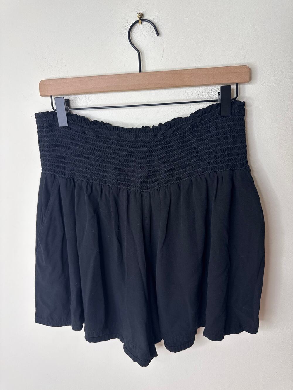 CARVE DESIGNS Black Pull On Rayon Short Size Medium